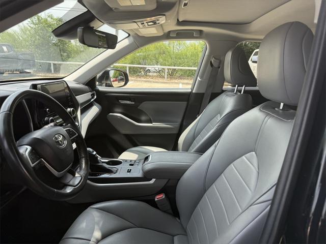 used 2023 Toyota Highlander car, priced at $36,892