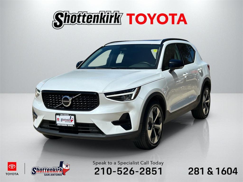 used 2024 Volvo XC40 car, priced at $25,772
