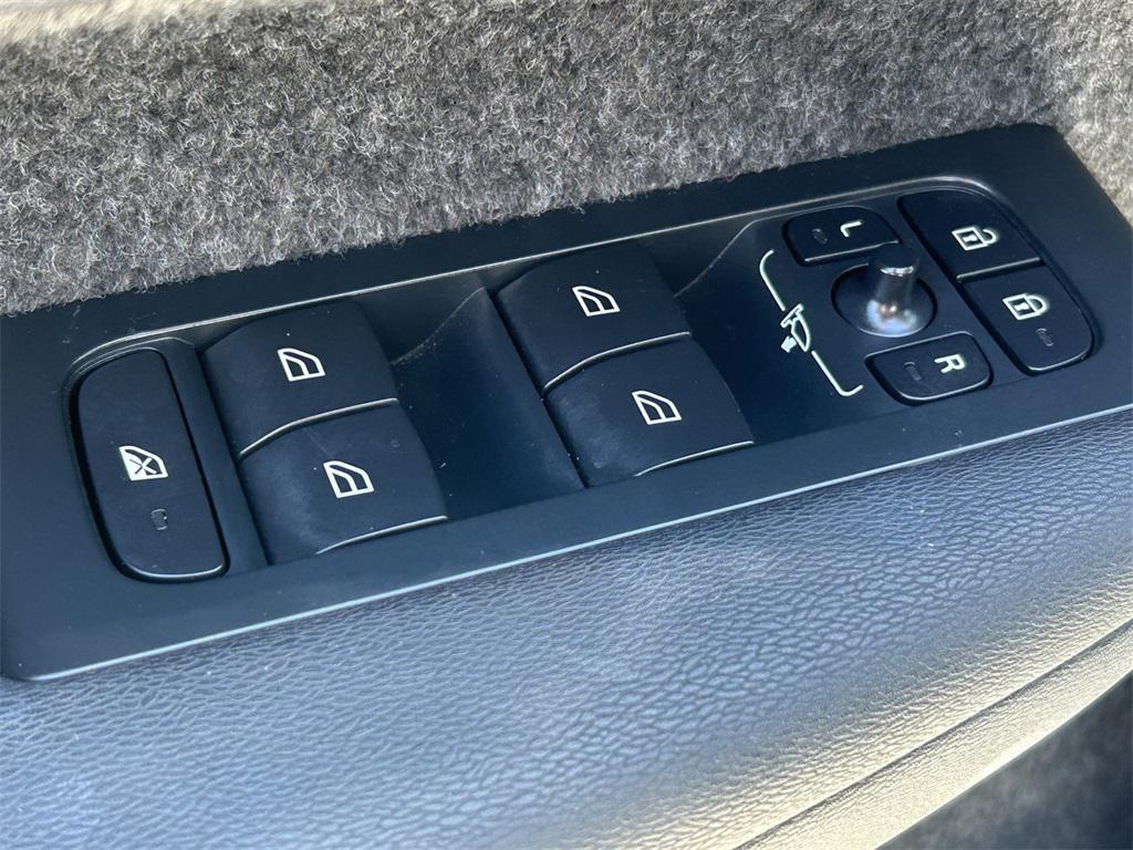 used 2024 Volvo XC40 car, priced at $25,772
