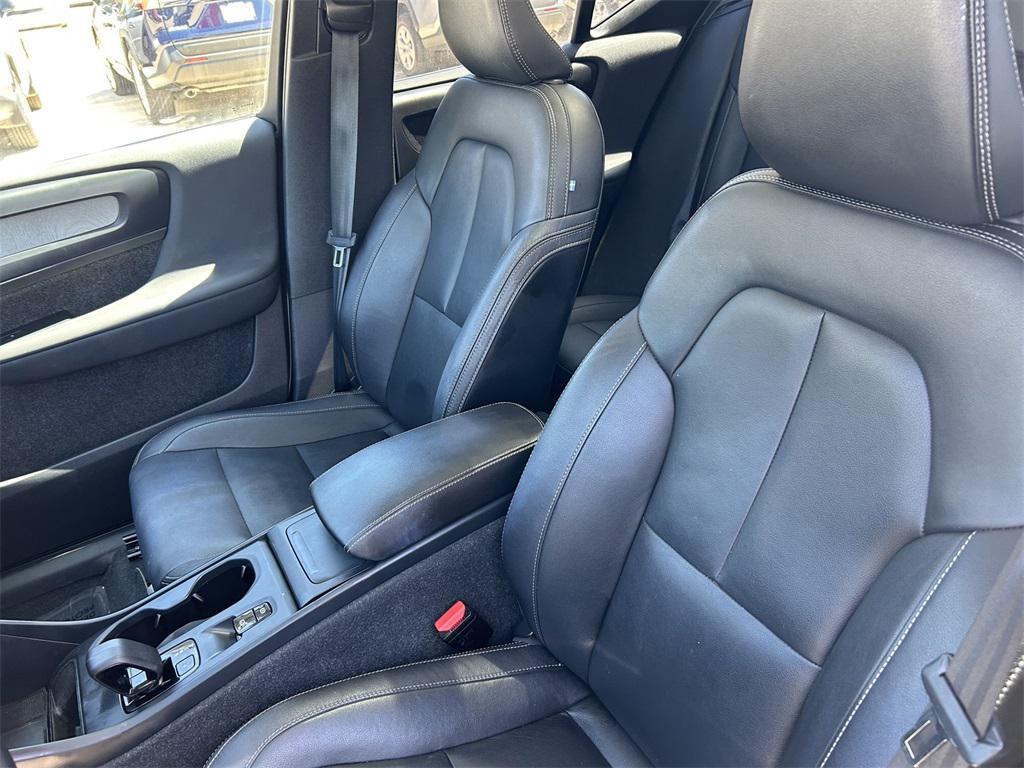 used 2024 Volvo XC40 car, priced at $25,772