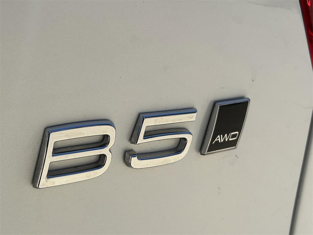 used 2024 Volvo XC40 car, priced at $25,772