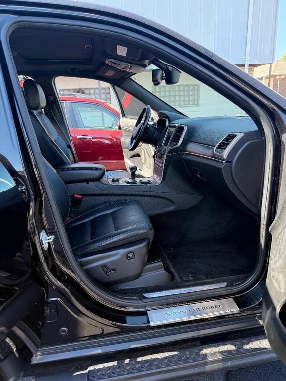 used 2015 Jeep Grand Cherokee car, priced at $11,995