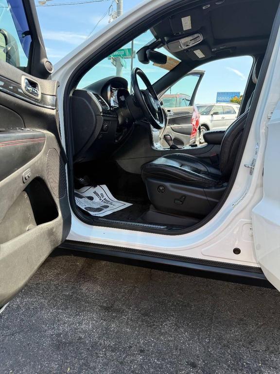 used 2018 Jeep Grand Cherokee car, priced at $17,995