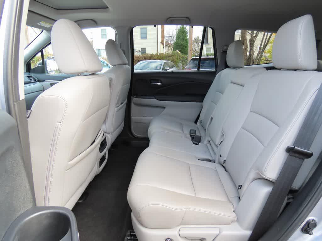 used 2022 Honda Pilot car, priced at $30,695