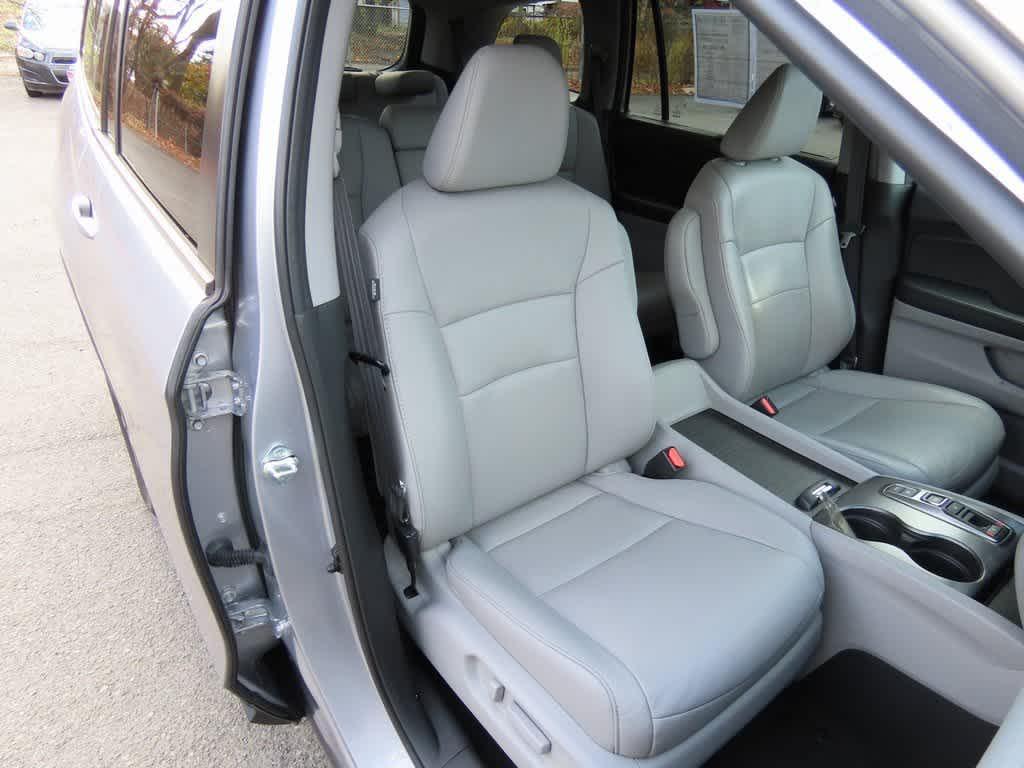 used 2022 Honda Pilot car, priced at $30,695