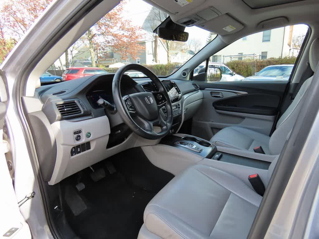 used 2022 Honda Pilot car, priced at $30,695