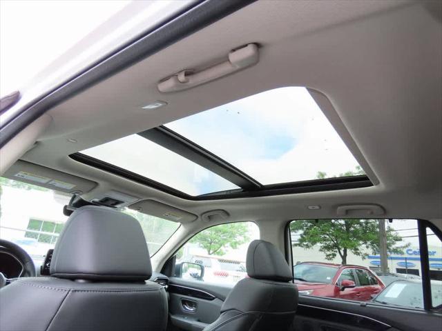 new 2025 Honda Pilot car, priced at $53,405