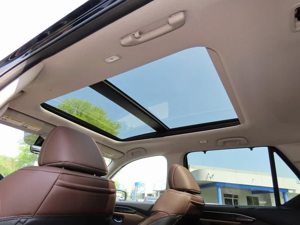 new 2025 Honda Pilot car, priced at $55,305