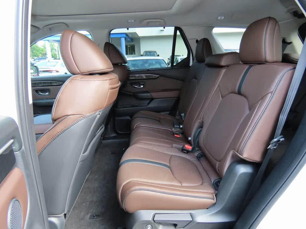 new 2025 Honda Pilot car, priced at $55,760