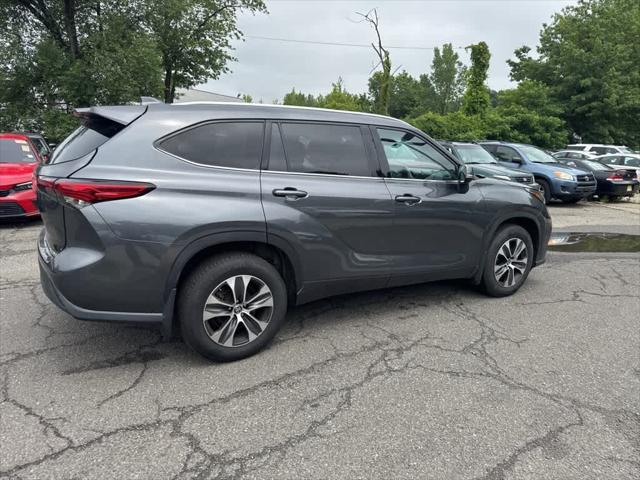 used 2020 Toyota Highlander car, priced at $31,995