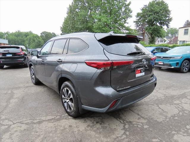 used 2020 Toyota Highlander car, priced at $30,995