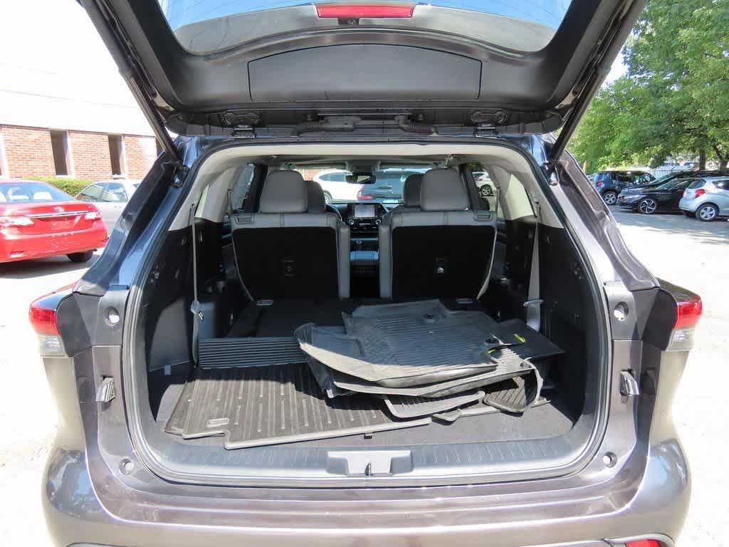 used 2021 Toyota Highlander car, priced at $26,995
