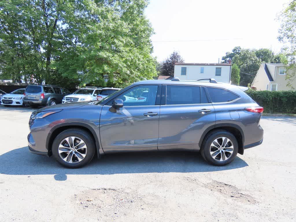 used 2021 Toyota Highlander car, priced at $26,995