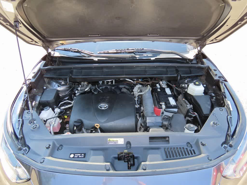used 2021 Toyota Highlander car, priced at $26,995