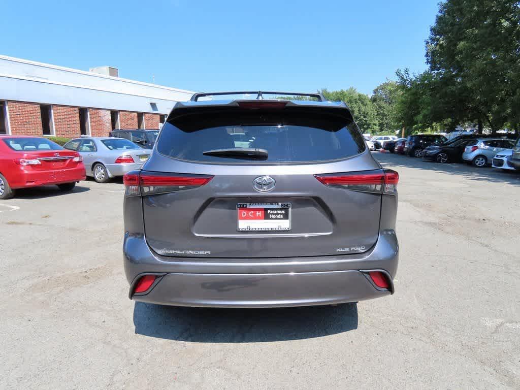 used 2021 Toyota Highlander car, priced at $26,995
