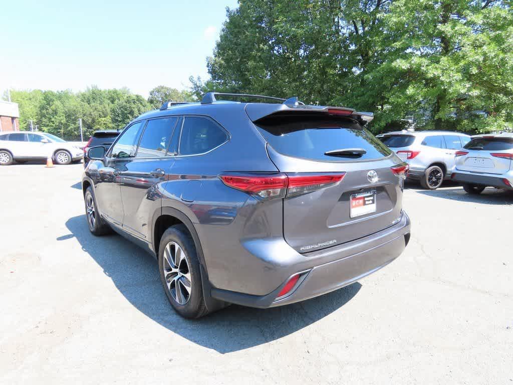 used 2021 Toyota Highlander car, priced at $26,995