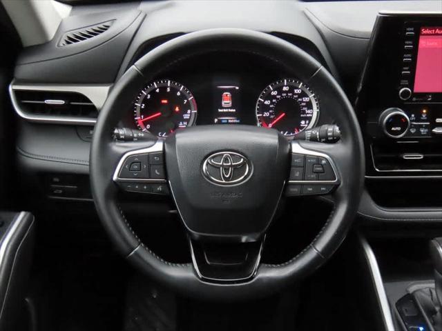 used 2020 Toyota Highlander car, priced at $23,495