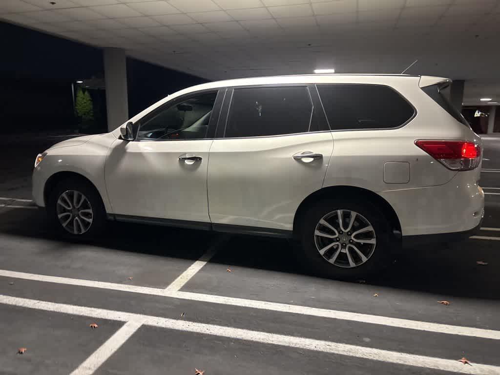 used 2014 Nissan Pathfinder car, priced at $7,995