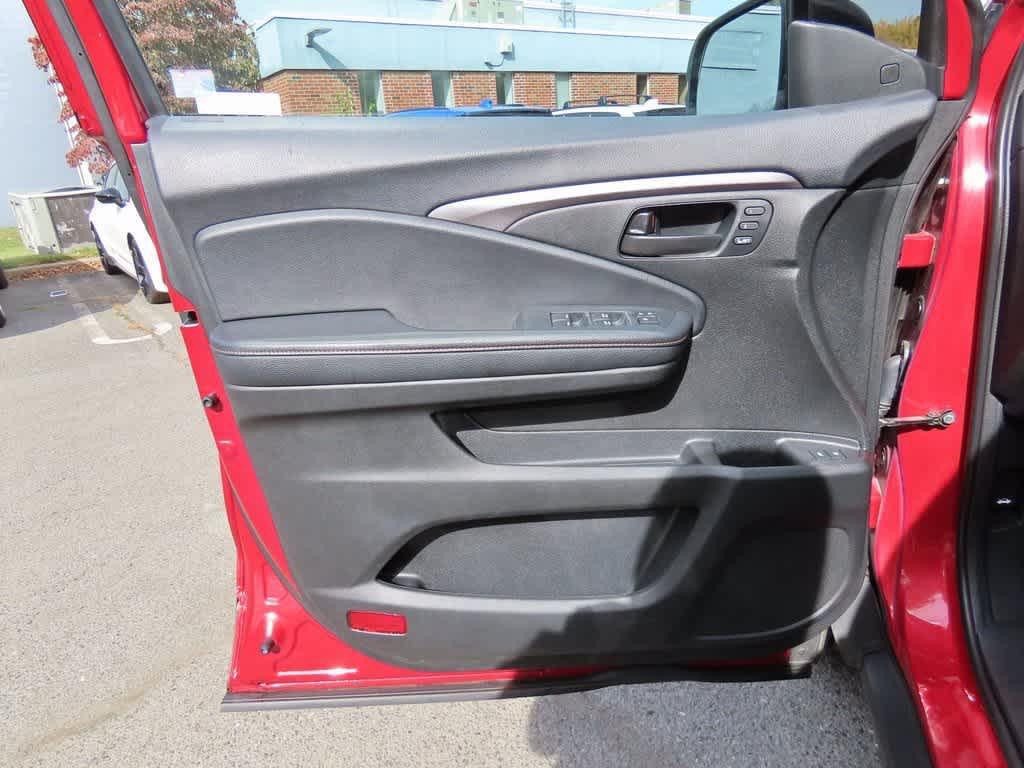 used 2022 Honda Passport car, priced at $31,995