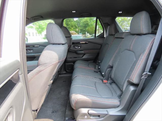 new 2025 Honda Pilot car, priced at $44,205