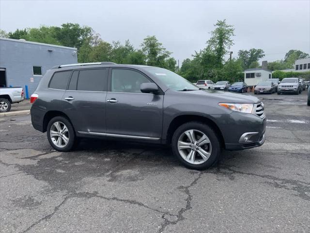 used 2011 Toyota Highlander car, priced at $12,995