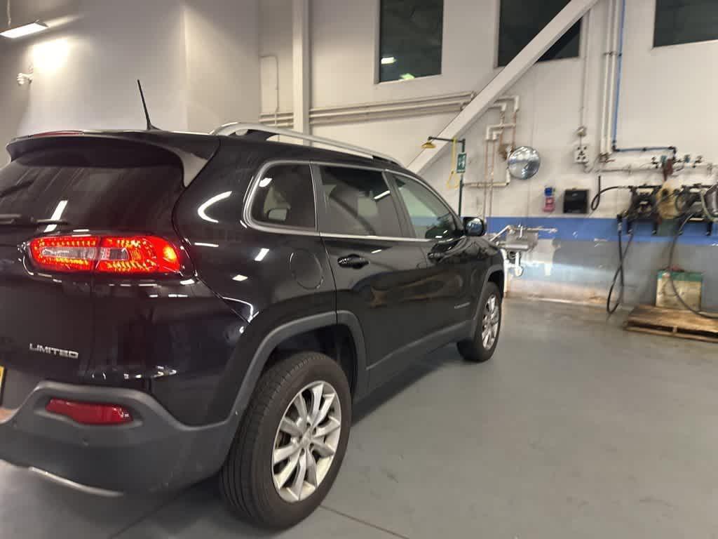used 2018 Jeep Cherokee car, priced at $11,995