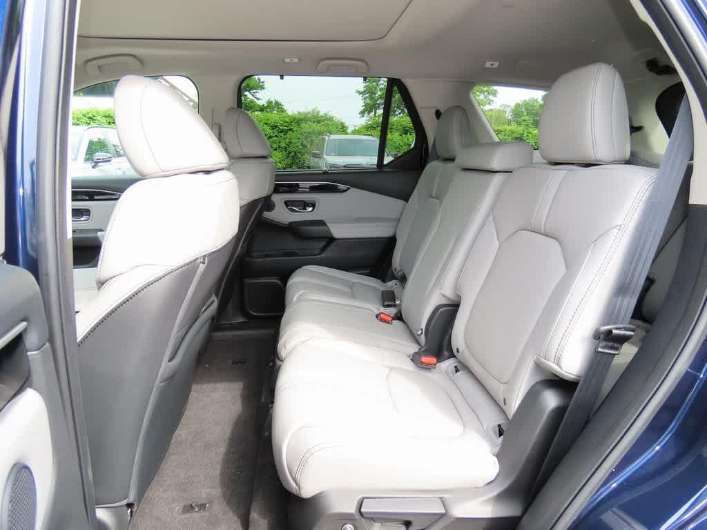 new 2025 Honda Pilot car, priced at $51,095