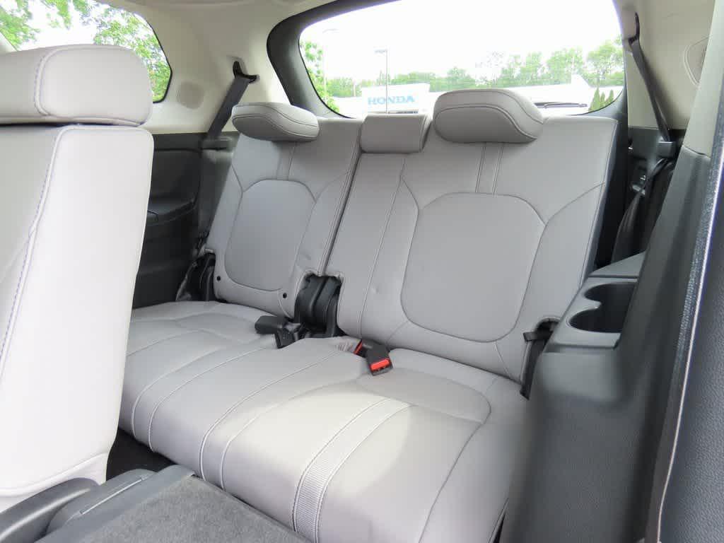 new 2025 Honda Pilot car, priced at $51,095