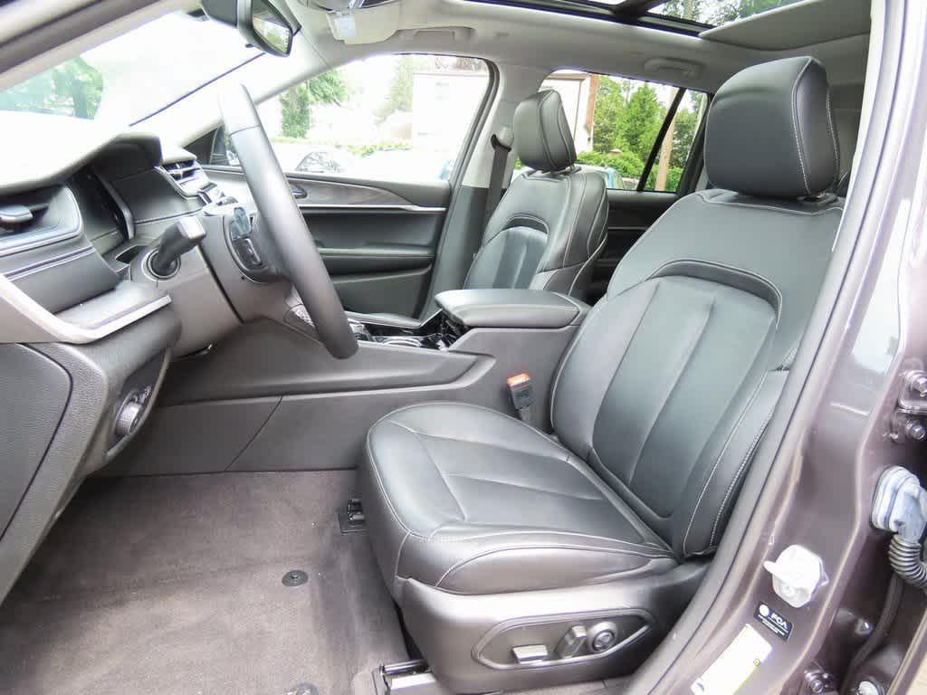 used 2022 Jeep Grand Cherokee car, priced at $28,895