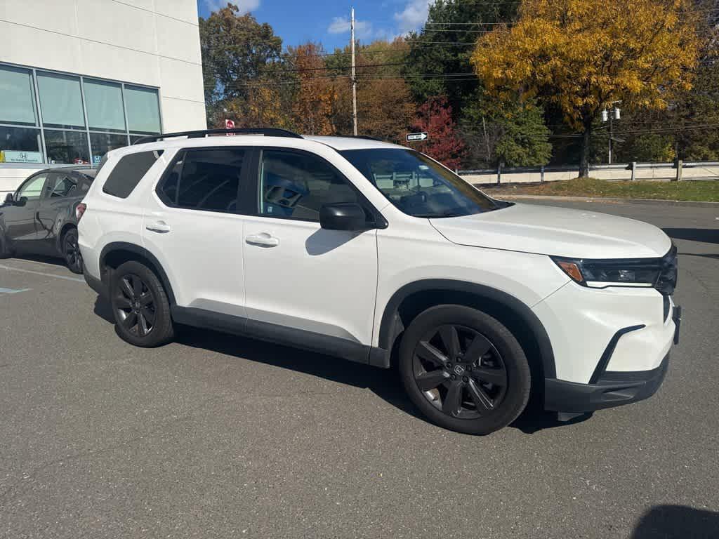 used 2025 Honda Pilot car, priced at $39,995