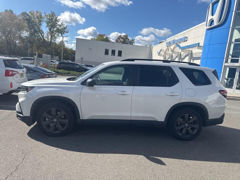 used 2025 Honda Pilot car, priced at $39,995