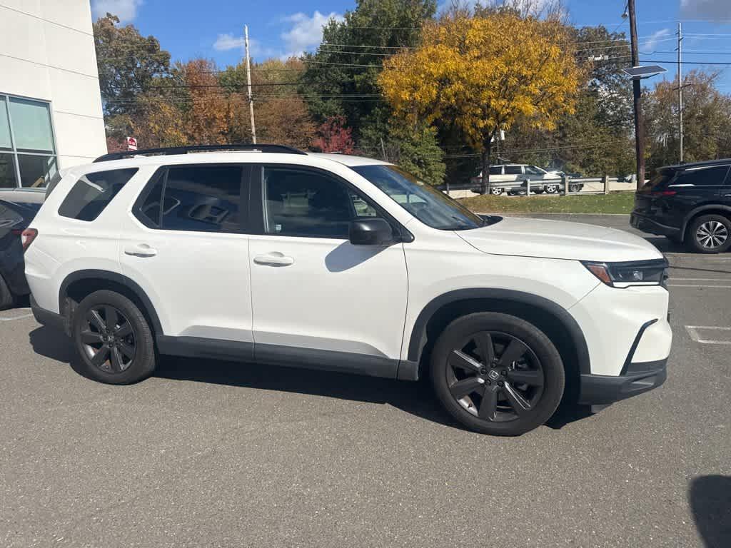 used 2025 Honda Pilot car, priced at $39,995