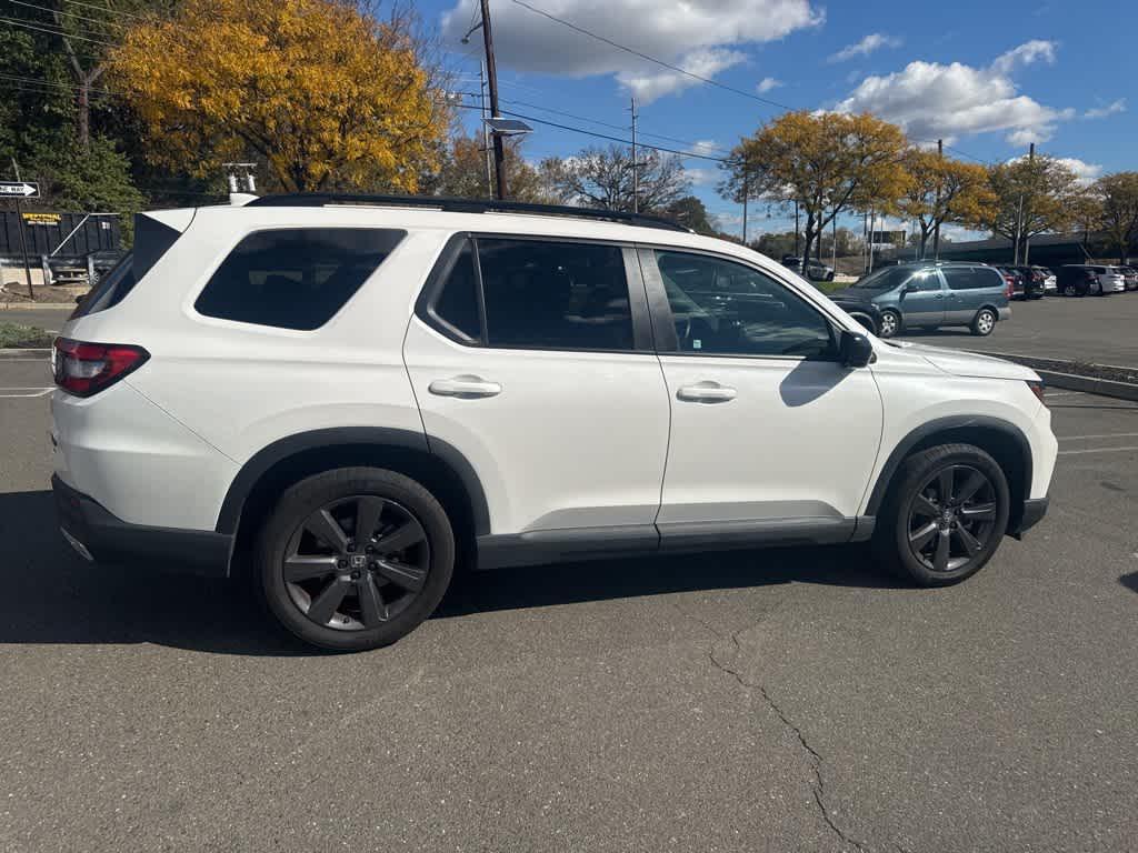 used 2025 Honda Pilot car, priced at $39,995