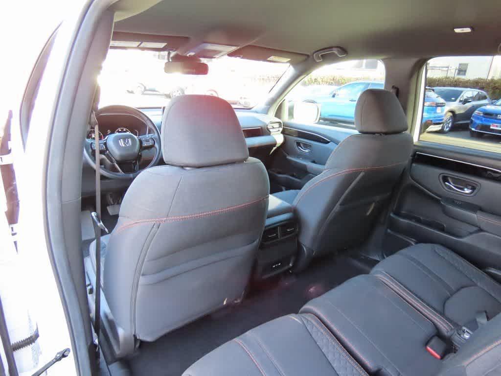 used 2025 Honda Pilot car, priced at $37,795