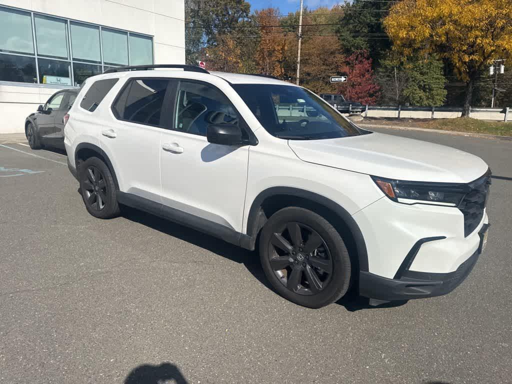 used 2025 Honda Pilot car, priced at $39,995