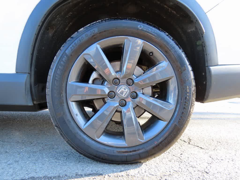 used 2025 Honda Pilot car, priced at $37,795