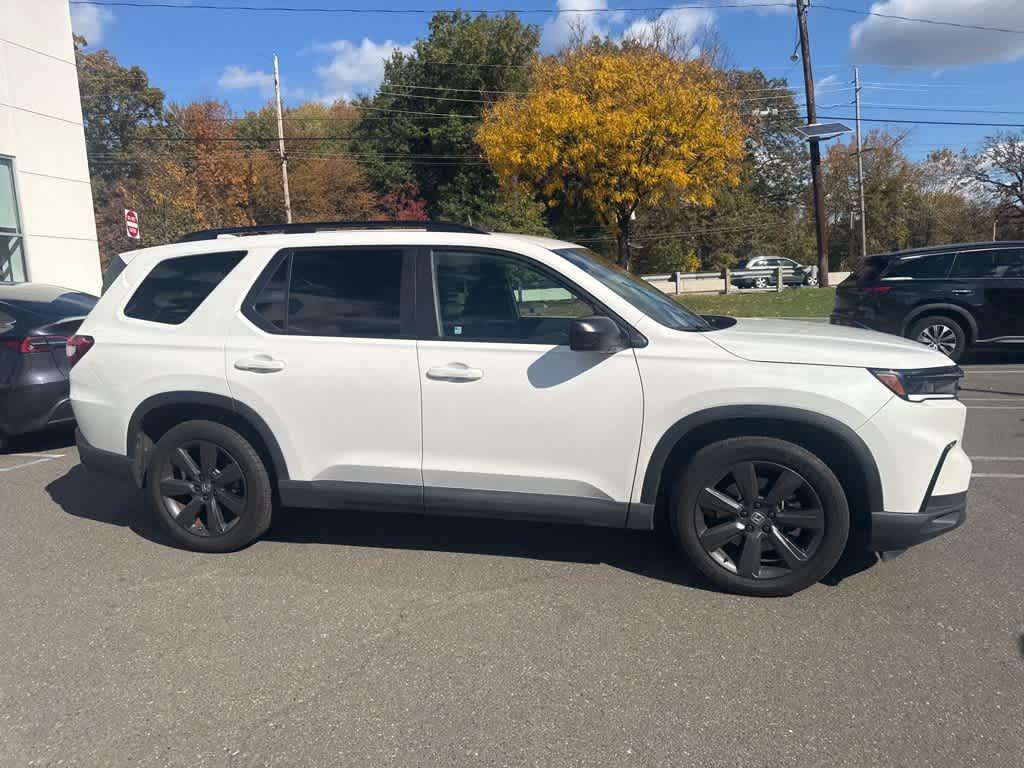 used 2025 Honda Pilot car, priced at $39,995