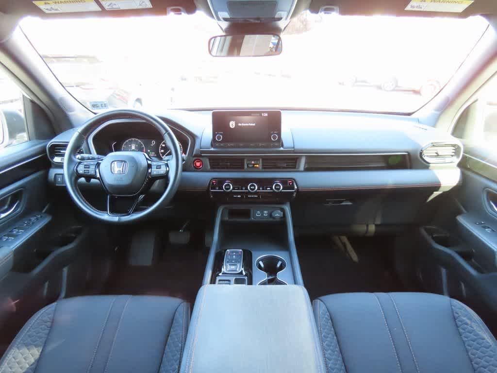 used 2025 Honda Pilot car, priced at $37,795