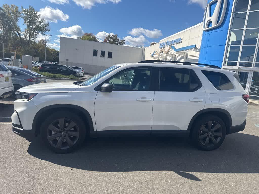 used 2025 Honda Pilot car, priced at $39,995