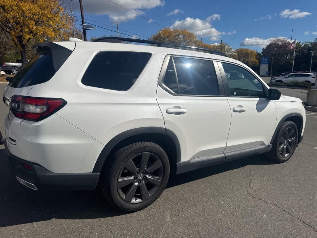 used 2025 Honda Pilot car, priced at $39,995