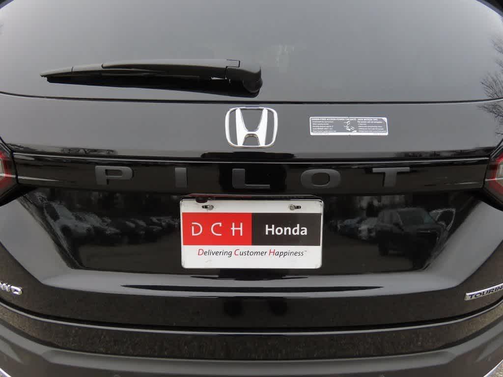 new 2025 Honda Pilot car, priced at $53,295
