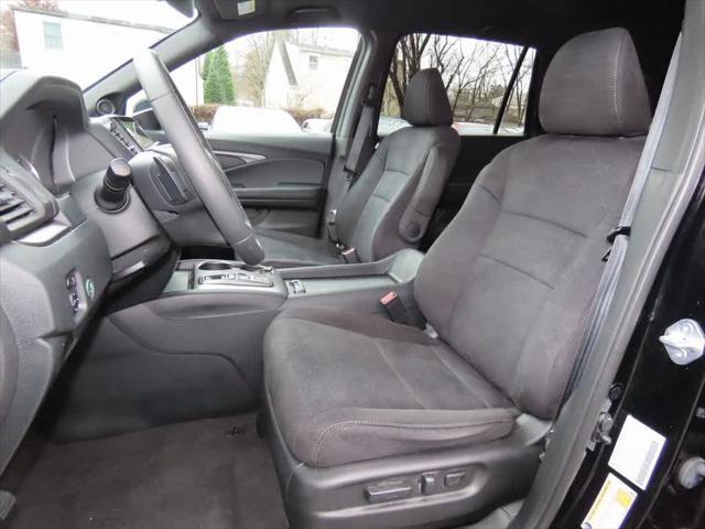 used 2022 Honda Pilot car, priced at $28,995