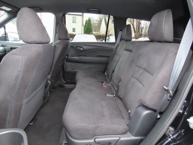 used 2022 Honda Pilot car, priced at $28,995