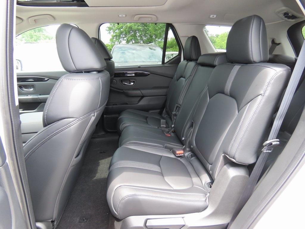 new 2025 Honda Pilot car, priced at $51,505