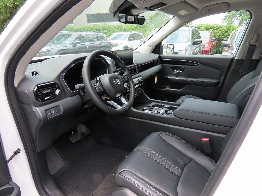 new 2025 Honda Pilot car, priced at $51,505