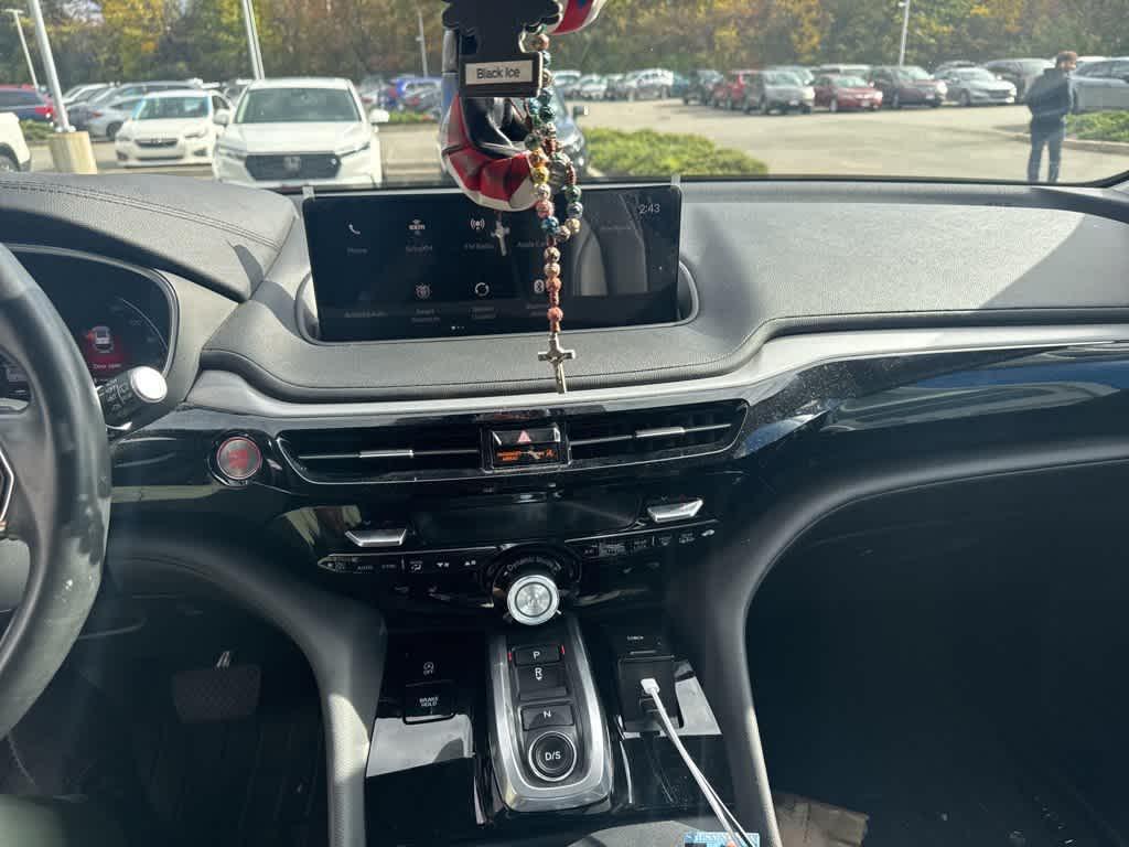 used 2023 Acura MDX car, priced at $37,995