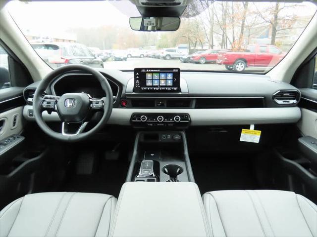 new 2025 Honda Pilot car, priced at $47,800
