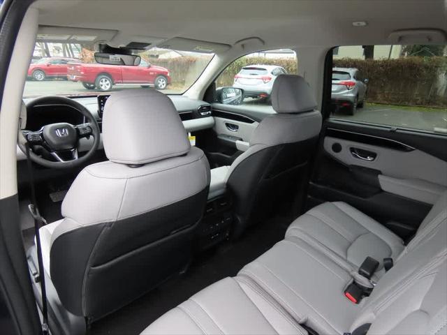 new 2025 Honda Pilot car, priced at $47,800
