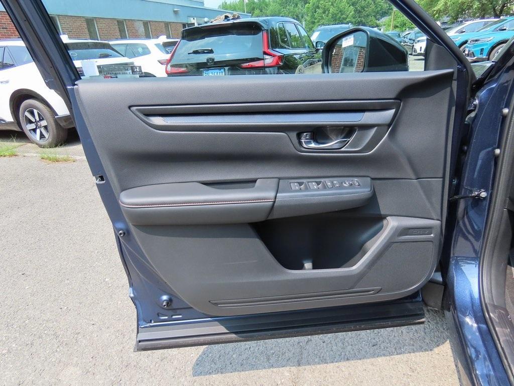 new 2026 Honda CR-V Hybrid car, priced at $40,195