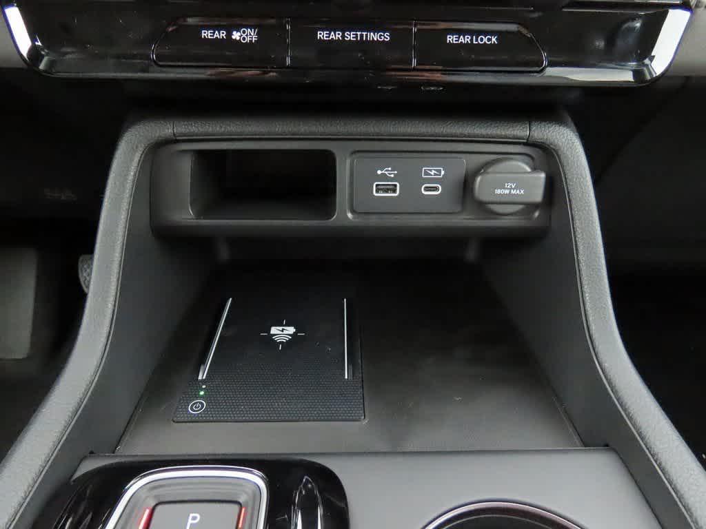 new 2025 Honda Pilot car, priced at $47,825